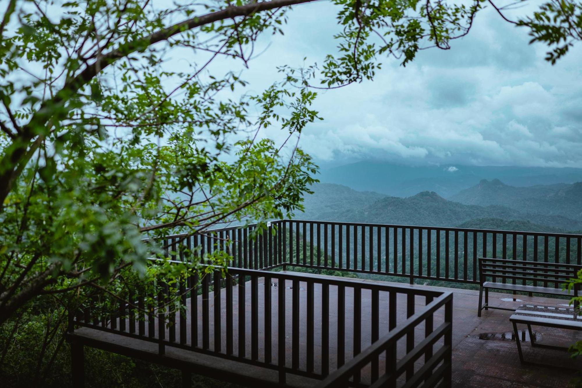 Haze And Kites Resort Munnar Exterior photo